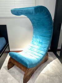 Custom half-moon armchair with velvet fabric 