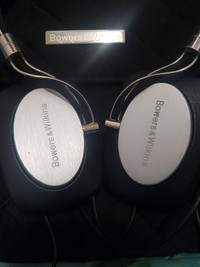 Bowers & Wilkens P3 headphones