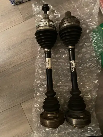 Original VW parts 7D0 407 271 A , and B. They are in great condition but unfortunately the wrong par...