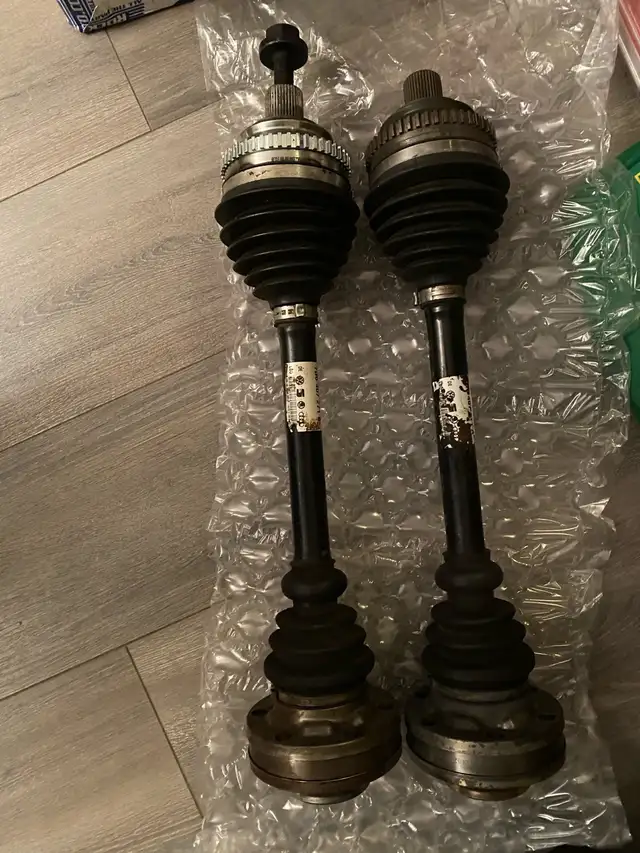 Eurovan CV Axles Front left and right in Transmission & Drivetrain in Calgary - Image 2