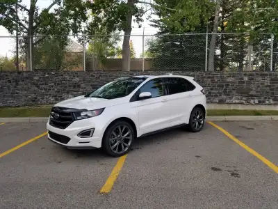 2017 Ford Edge Sport AWD with the 2.7L Twin Turbo V6 Engine producing 315 HP and Only 88,000 Kms. Th...