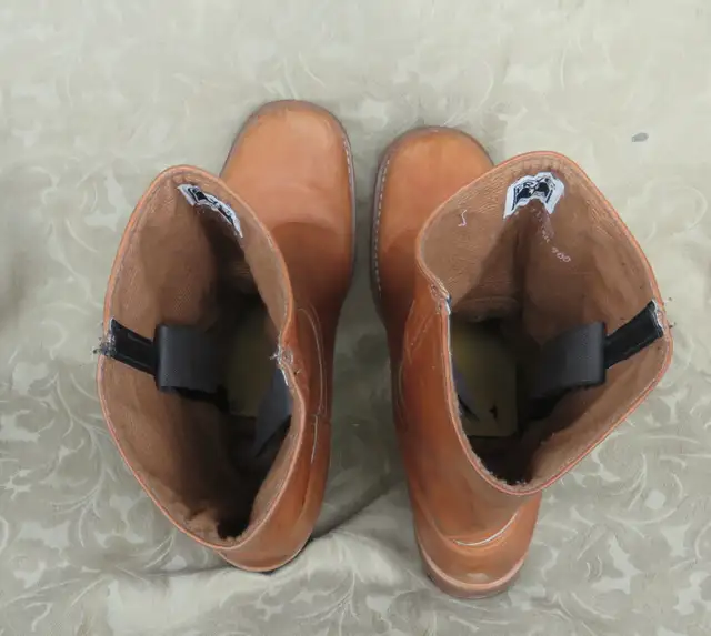 FRYE BROWN LEATHER CAMPUS COWBOY BOOTS WOMEN SIZE 11M MEN 9.5 in Men's Shoes in City of Toronto - Image 8