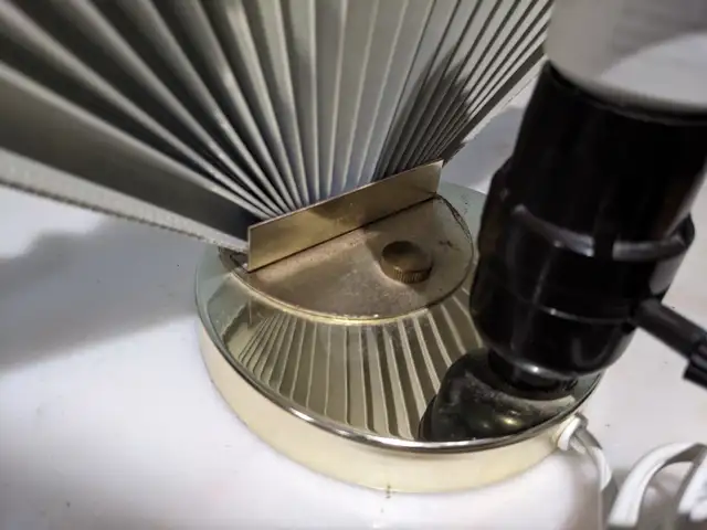 Hollywood Regency style fan table lamp light in Indoor Lighting & Fans in City of Toronto - Image 6