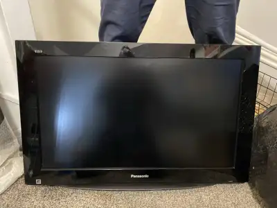 Panasonic LCD TV TC-32LX85 (32”), View more