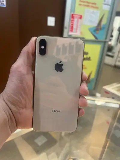 APPLE IPHONE XS MAX FOR SALE. 256GB CONDITION-‘PRE-OWNED’ MINT CALL OR VISIT ‘DJANGOS’ 306-979-5601...