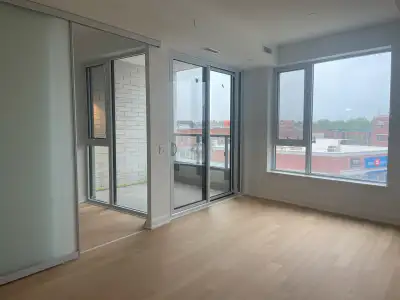 Modern 1 Bed + Den Condo – 700 Sq Ft – $2,100/month
