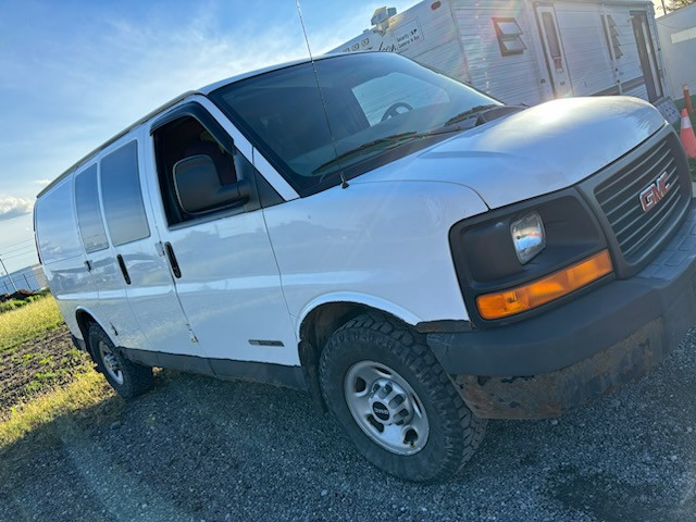 2005 GMC Savana 2500 in Cars & Trucks in Markham / York Region - Image 3