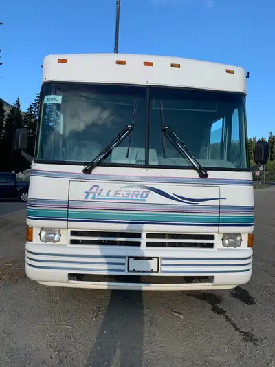 Well-kept 32-foot Tiffin Allegro offers the solid build quality Tiffin is known for, with a smooth-r...