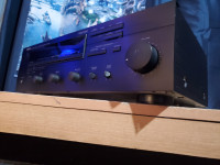 Amplificateur audio/vidéo de marque Yamaha modèle R-V501
