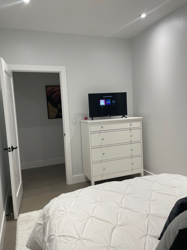 Private Room fully furnished for rent near Yorkdale mall  in Room Rentals & Roommates in City of Toronto - Image 2