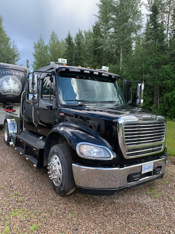 Fully Loaded 2006 Freightliner Sport Chassis in Heavy Trucks in Fort St. John