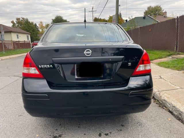 Nissan Versa S 2011 à vendre dans Autos et camions  à Laval/Rive Nord - Image 4