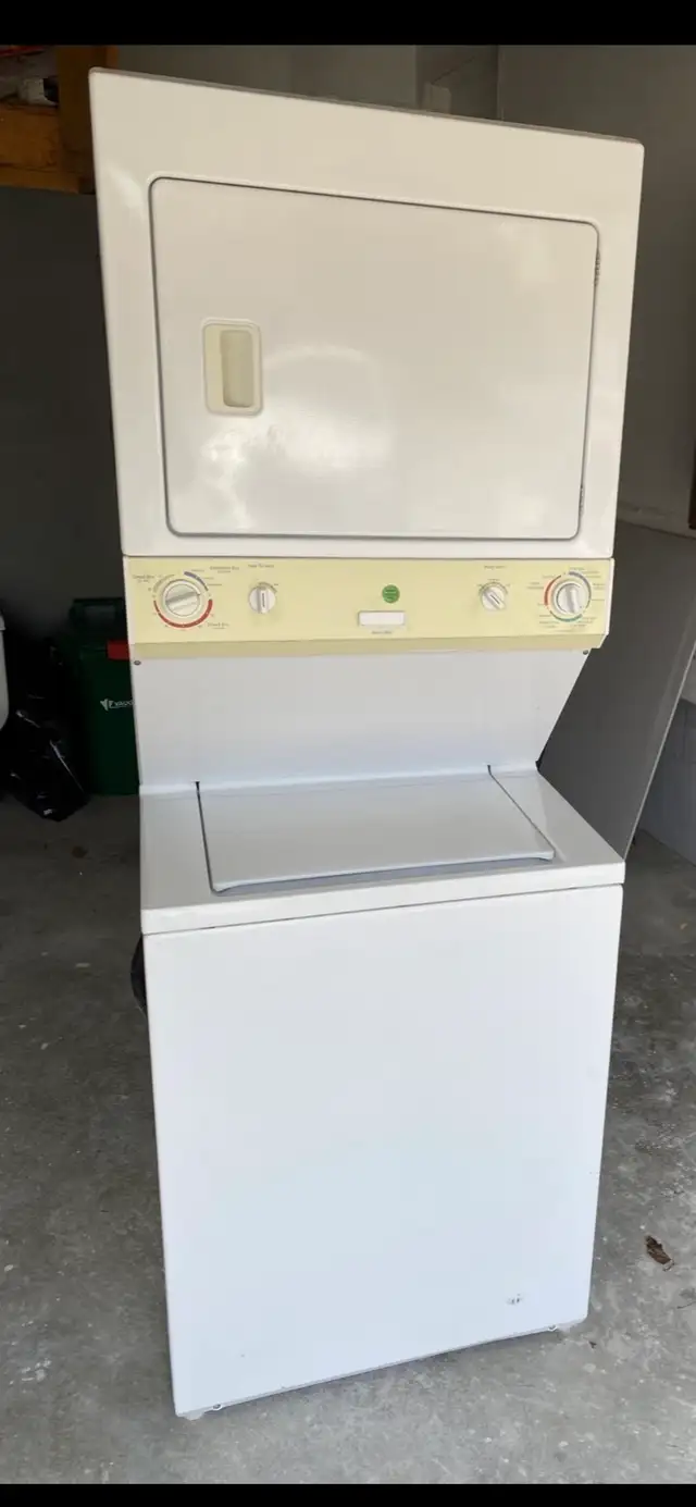 Stacked Washer/Dryer in Washers & Dryers in Markham / York Region - Image 2