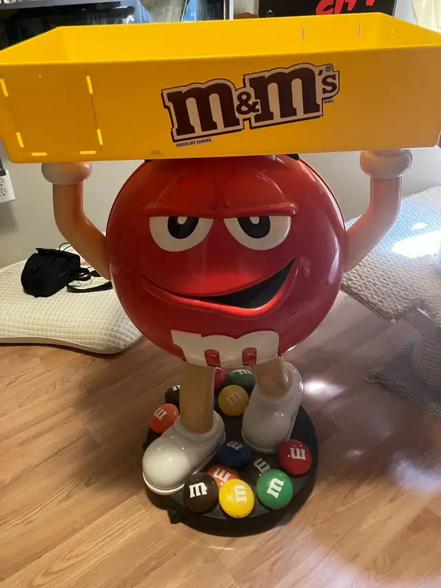 M&M display in Arts & Collectibles in Hamilton - Image 3