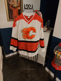 Calgary Flames youth jersey 7/8