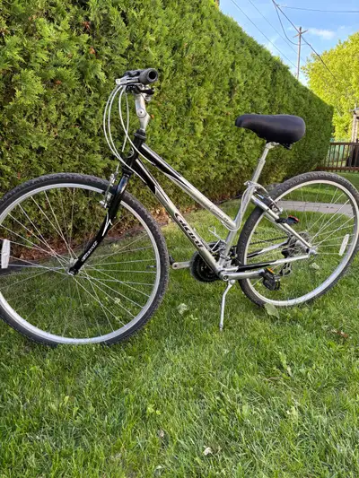 Vélo Giant Cypress ST, View more