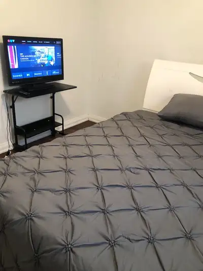 A clean and spacious main floor room is available for rent in a well-maintained house located in Sca...