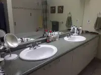 Miroirs et lavabos de salle de bain