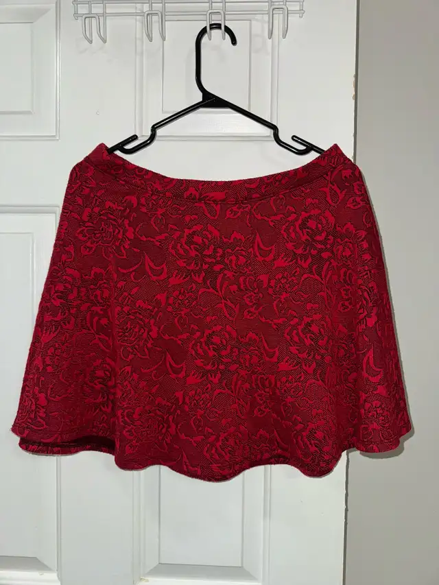 skirts and pants in Women's - Bottoms in City of Toronto - Image 9