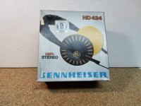 Vintage Headphones - HD424 - Sennheiser