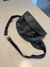 Coach Leather Messenger/Sling bag 9.5/10
