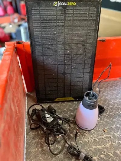 Goal Zero Boulder 15 solar panel & light, View more