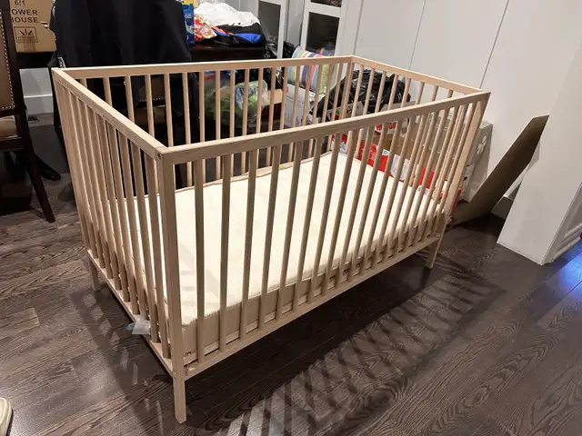 IKEA crib with mattress in Cribs in Markham / York Region - Image 2