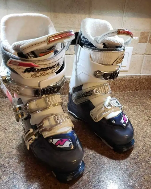 Botte de ski NEUF Nordica in Ski in Laval / North Shore - Image 2