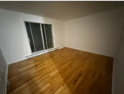 BEAU 4.5 MONTREAL NORD LIBRE MAINTENANT RÉNOVÉ PEINTURÉ PRES DE TOUS LES SERVICES HOPITAL, CEGEP ECO...