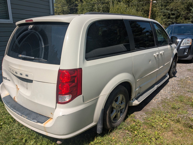 2011 Dodge Grand Caravan in Cars & Trucks in Quesnel - Image 4