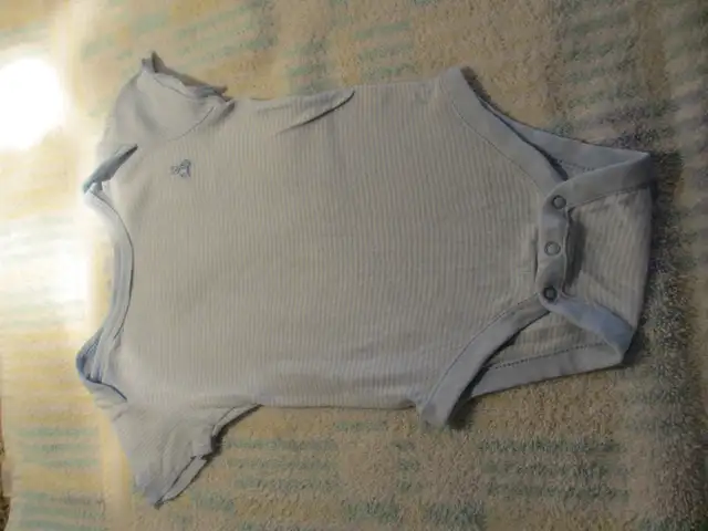 Cache-Couche Baby Gap 3-6 mois (C227) in Clothing - 3-6 Months in City of Montréal - Image 2