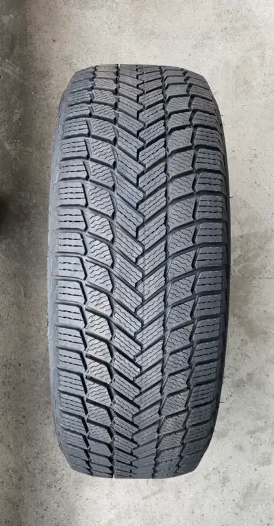 Brand new Michelin winter tires for sale without rims. Bought them with my 2024 Honda CR-V. Selling...