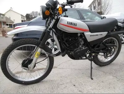 1980 Yamaha 175 enduro Bike is in amazing condition Original seat, no rips or tears Runs like new As...