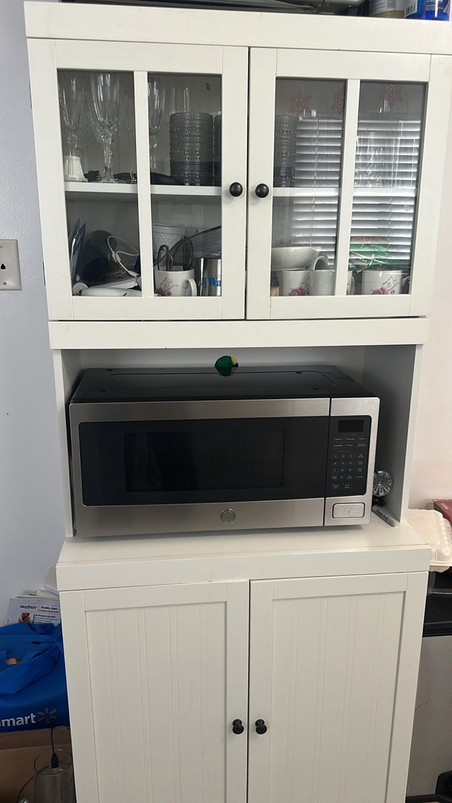 Selling  , fridge, stove, microwave and stand for microwave  in Refrigerators in Mississauga / Peel Region - Image 2