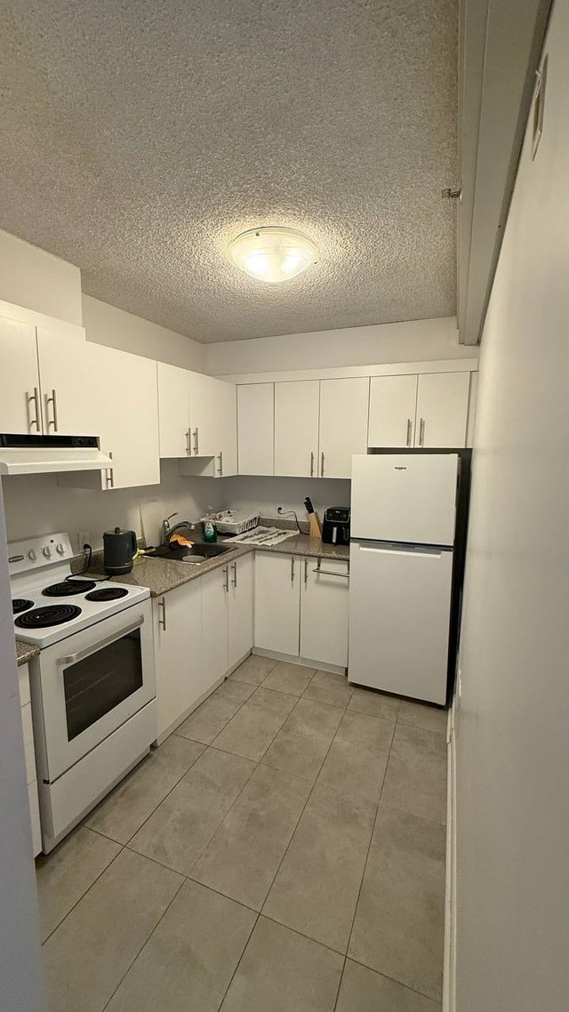 room in a cozy clean apartment — photo 3
