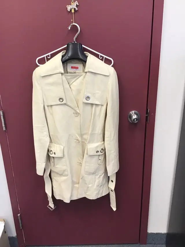 manteau en cuir véritable pour femme gr:8 coupe sport  in Women's - Tops & Outerwear in Longueuil / South Shore - Image 4