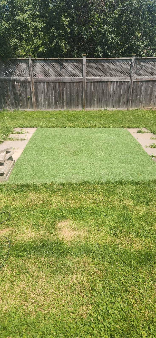 Artificial Turf - 8ft x 12ft in Decks & Fences in Kingston