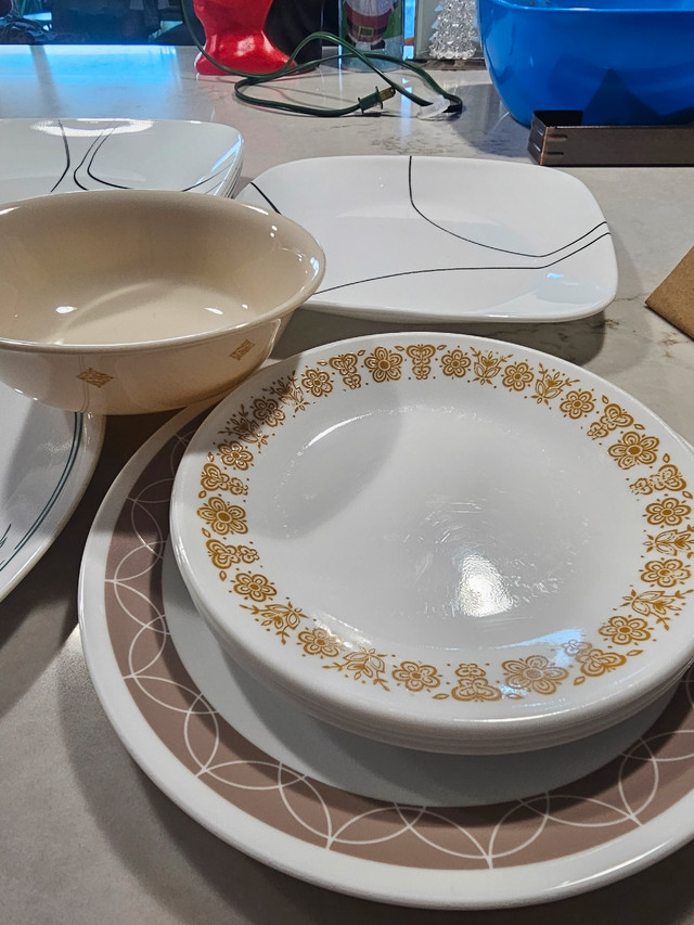 Mismatched corelle plates in Kitchen & Dining Wares in Calgary - Image 3