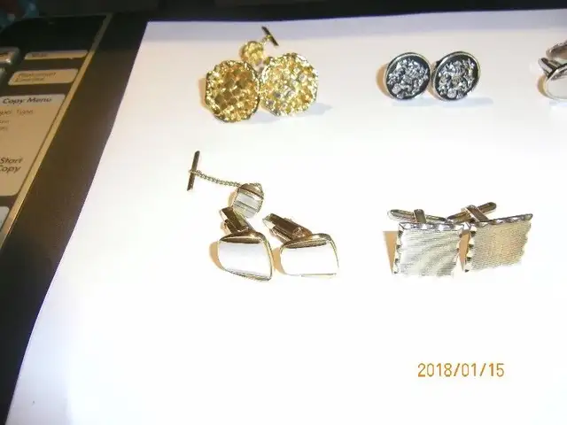 Cufflinks and tie tacks in Jewellery & Watches in Markham / York Region - Image 4