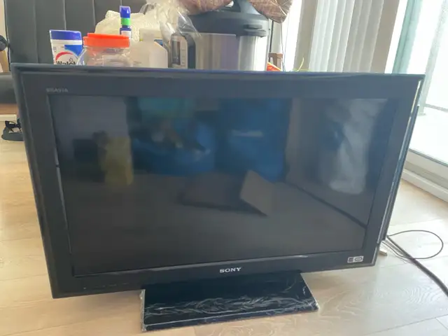 Sony Bravia LCD Television 628632864014111221