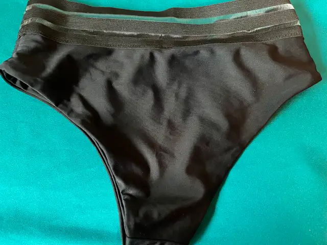 Black Two Piece Swimsuit, size Small63660926923777124