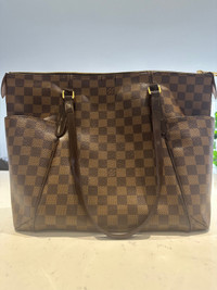 AUTHENTIC LOUIS VUITTON Totally MM. Model discontinued. 