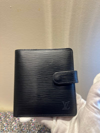  Louis Vuitton men Bifold Epi leather 