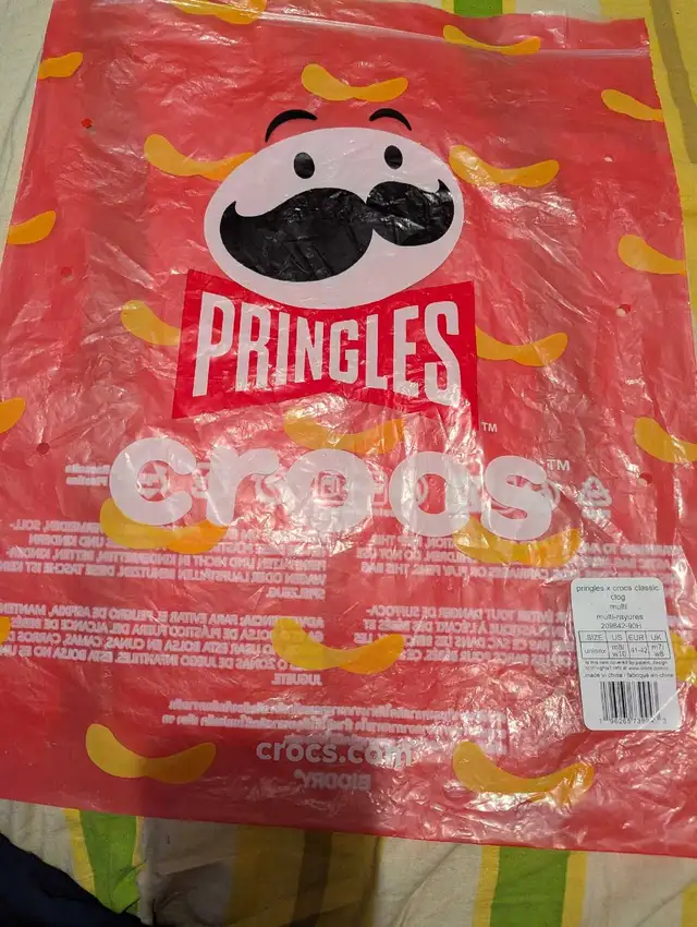 Pringles crocs in Clothing, Shoes & Accessories in Ottawa - Image 11