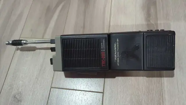 Realistic TRC-200 Transceiver in General Electronics in City of Montréal - Image 2