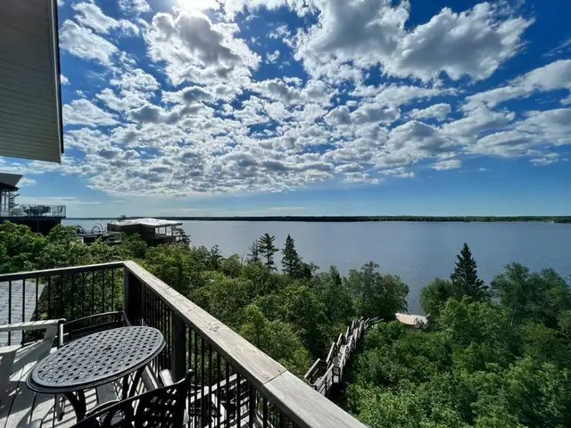 Lakefront cottage for rent  at Falcon Lake, MB in Manitoba in Canada - Image 3