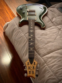 PRS CE24 2019 Electric guitar. Trampas green.