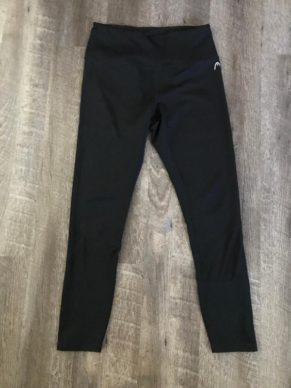 Ladies Leggings Size Medium in Women's - Bottoms in Lethbridge