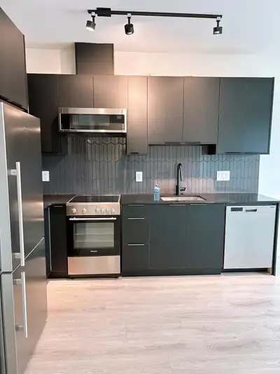 Available August 1, 2026 Enjoy a bright, 1-bedroom, 1-bathroom apartment on the top floor of a 5-sto...