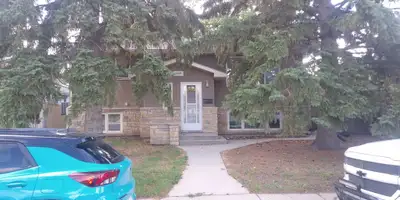 Available May 1 ,Park and Arcola area ,3 bedroom main floor house 2169 Embury st. 1900.00 heat and w...